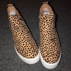 Cheetah print sneaker pumps